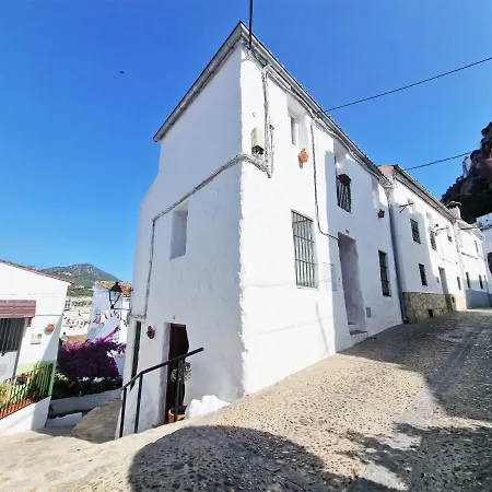 El Bucaro. Puertitas Rojas